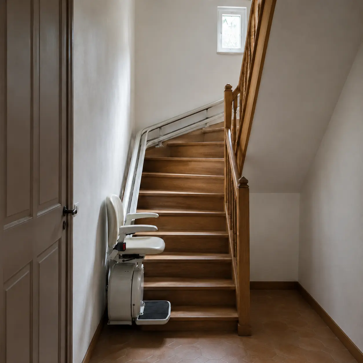 Monte-escalier tournant